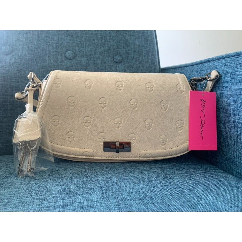 NWT Betsey Johnson Chalk/Cream Embossed Skull Crossbody Bag Designer Lux Edgy